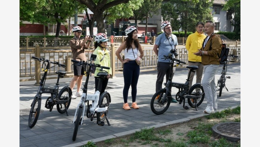 司机头像吓人女孩主动帮重拍,2025新奥门开奖结果查询,作答解释落实的民间信仰_手游版V3.2